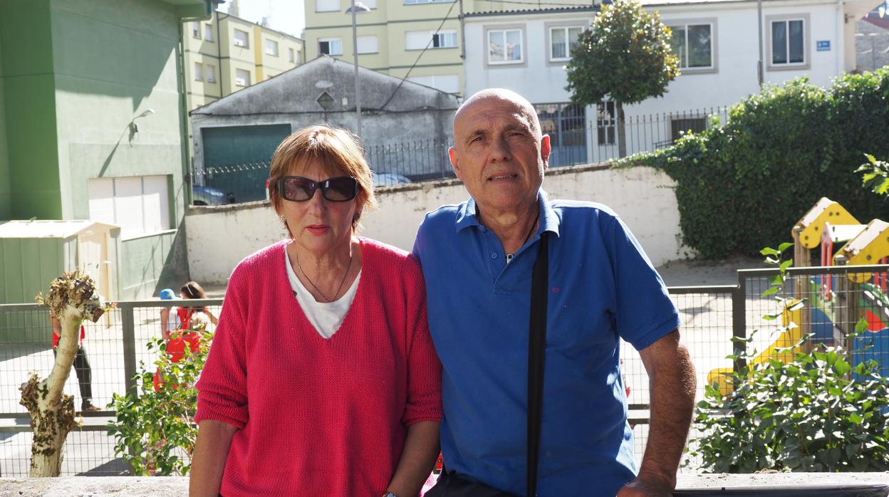 Remedios Seoane y José López, que llevan más de 20 años acogiendo niños, ayer en el encuentro de Sarria