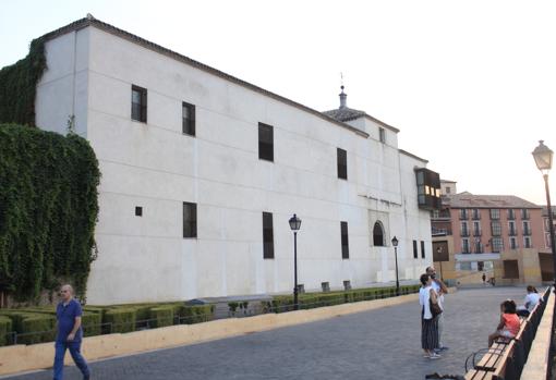 El convento de Santa Fe albergará la colección de Roberto Polo, una exposición que abrirá sus puertas en febrero