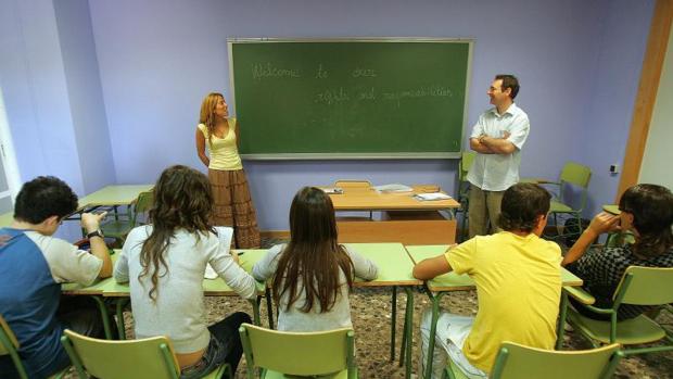 Los docentes de la concertada cobrarán la nómina íntegra cuando estén de baja en la Comunidad Valenciana