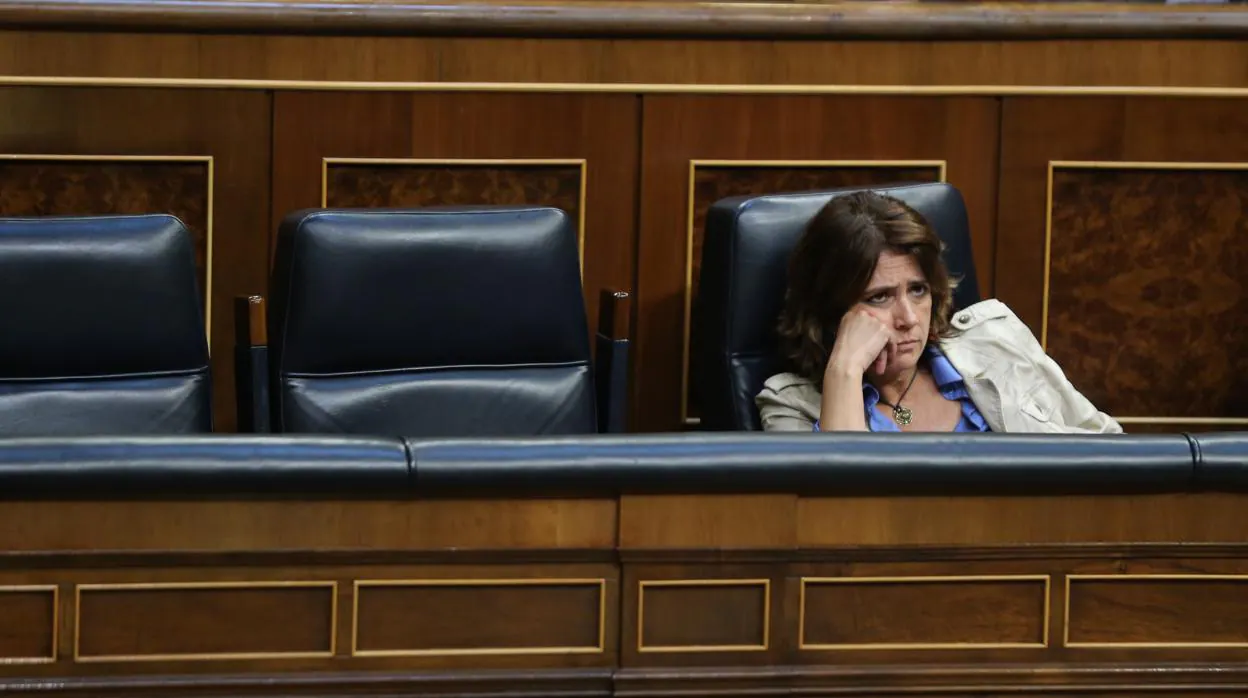 La ministra Dolores Delgado, en su escaño del Congreso de los Diputados