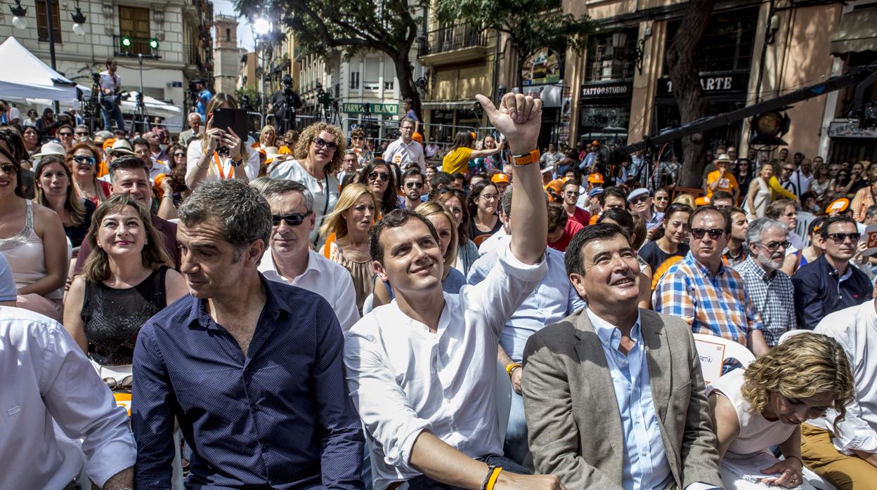 Toni Cantó, Albert Rivera y Fernando Giner, durante un mitin en Valencia en una imagen de archivo