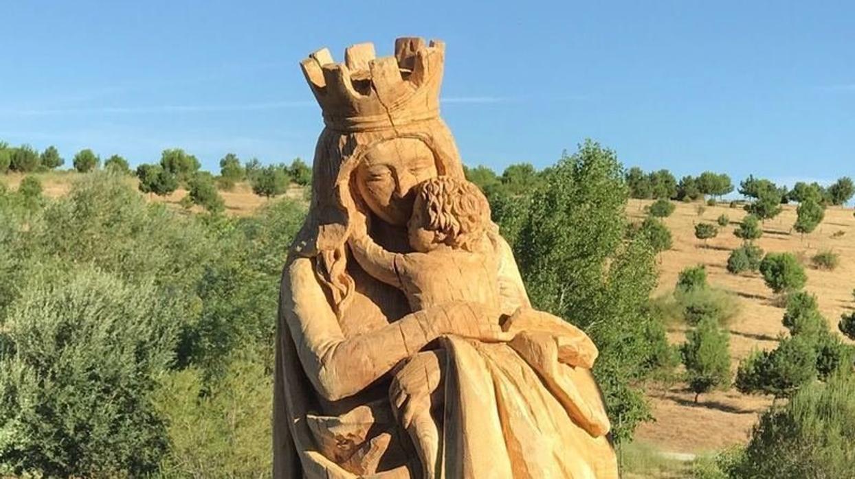 La Virgen del Abrazo, en el Parque Forestal de Valdebebas