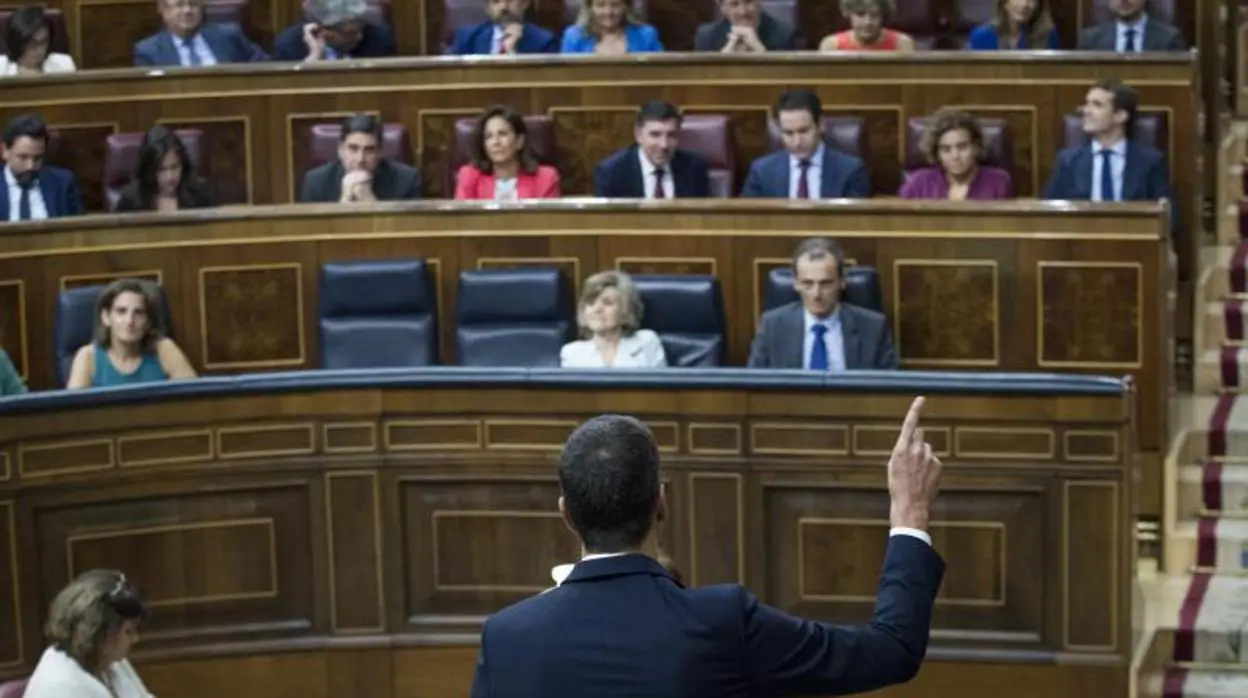 Pedro Sánchez durante una intervención en el Pleno del Congreso de los Diputados