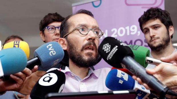 Echenique: «Si un ministro comete una irregularidad, lo que fortalece al Gobierno es que dimita»