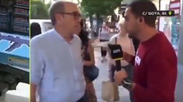 Inquietante respuesta tras ser encañonado con una pistola de juguete en pleno directo