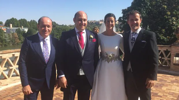 Multitudinaria boda del empresario Luis Fernández y Dolores Hijosa