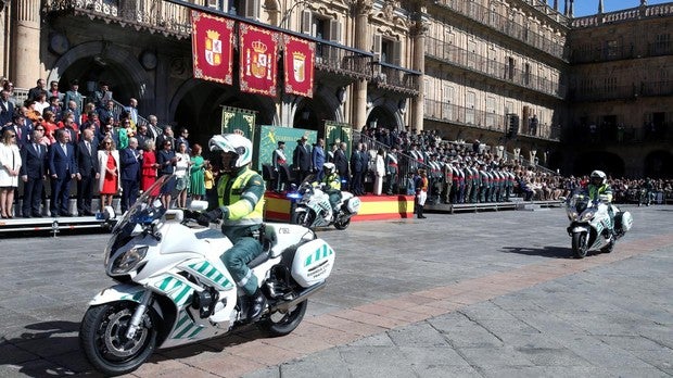 Salamanca se vuelca con la Guardia Civil