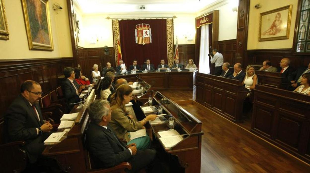 Imagen de archivo de una sesión plenaria de la Diputación de Castellón