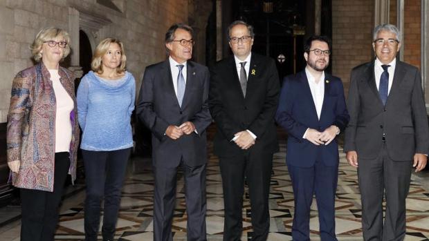 Puigdemont bloquea a los secesionistas en el Parlament y agrava la crisis con ERC