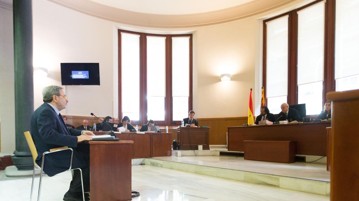 El expresidente de Catalunya Caixa, este jueves declarando ante la Justicia