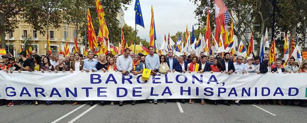 «Salvar el archivo de Salamanca», en la cabeza de la manifestación por la unidad de España de Barcelona