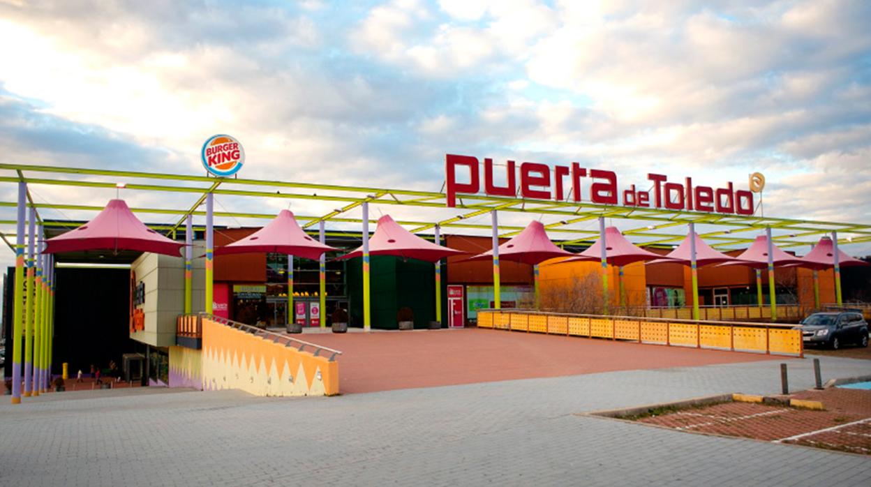 Entrada del centro comercial Puerta de Toledo