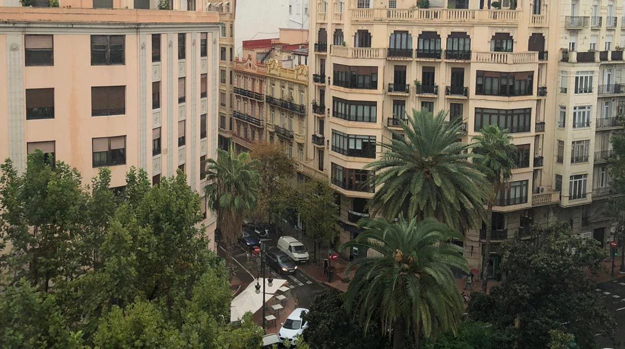 Las lluvias en el centro de Valencia han obligado al cierre de parques y jardines