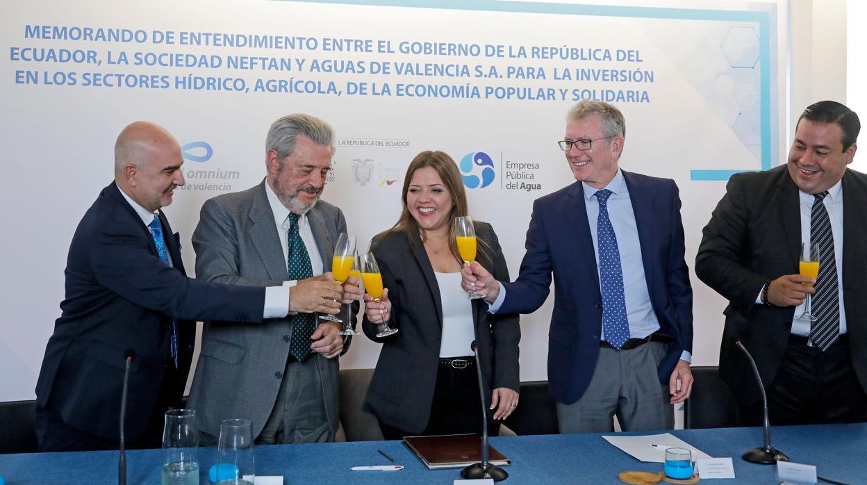 Brindis tras la firma del Memorando entre la República de Ecuador y Global Omnium
