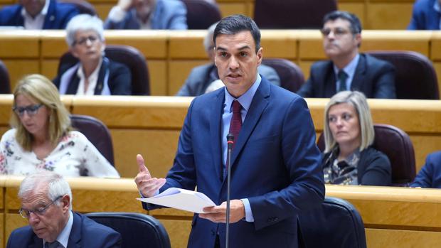 Sánchez «enturbia la democracia» contraatacando con la tesis del portavoz del PP