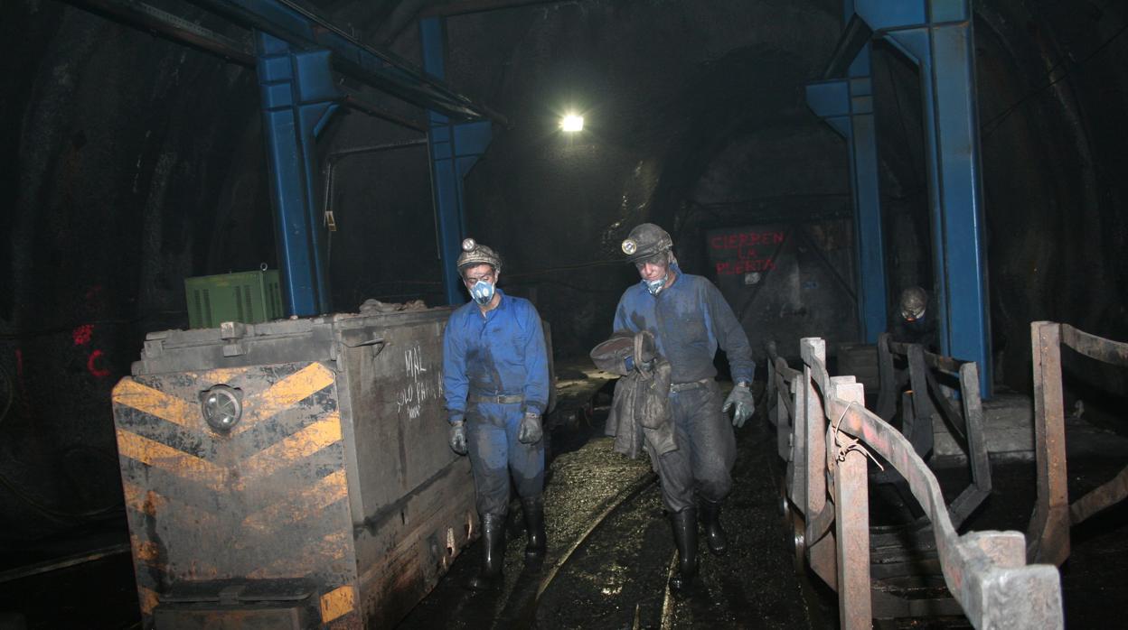 Gobierno, sindicatos y empresas del carbón rubrican hoy el comienzo del fin de la minería