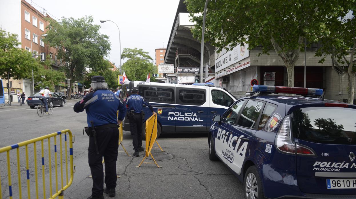 Agentes de Policía, en el distrito de Vallecas