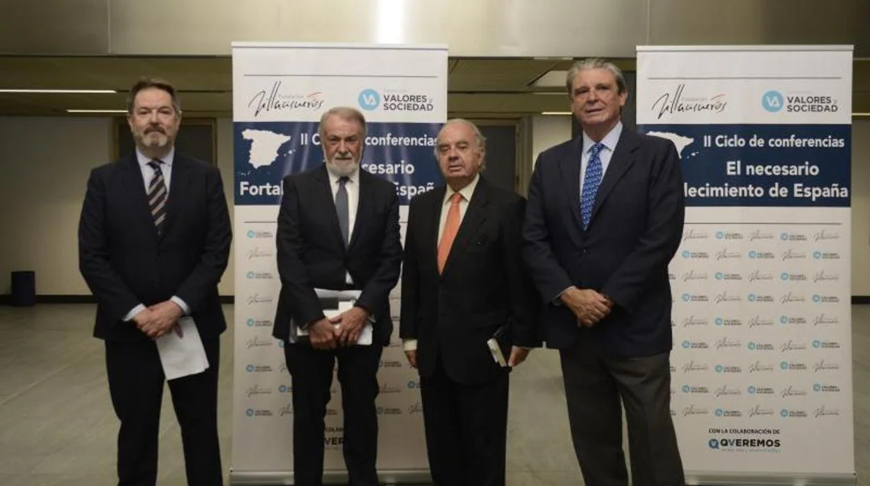 Rubido, Mayor Oreja, Varela Ortega y Gómez-Pineda en el foro celebrado ayer en Madrid