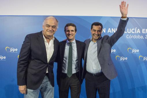 Casado, Moreno y González Pons, ayer en un acto del Partido Popular Europeo en Sevilla / EP