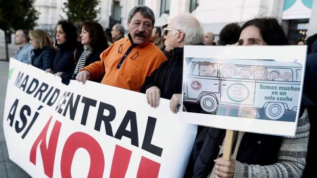 Carmena aprueba el cierre del tráfico en el centro y el PP recurre ante el TSJM la ordenanza