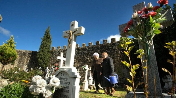 Los castellano y leoneses honran a sus muertos