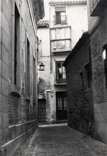 Calle del Instituto, en cuyo número 19 se desarrolló el trágico suceso que llevó a Martín Bejerano hasta la cárcel provincial (Foto, Archivo Municipal de Toledo)