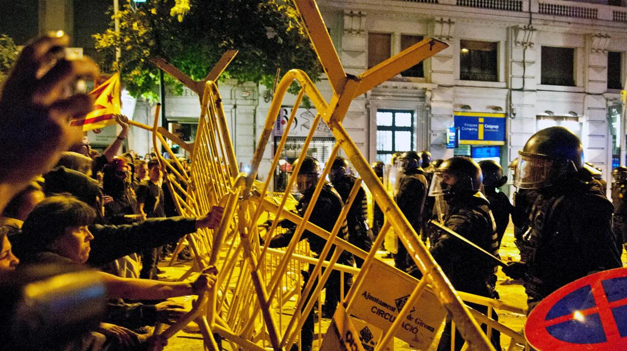 Una protesta convocada por los CDR en octubre ante la subdelegación del Gobierno en Girona