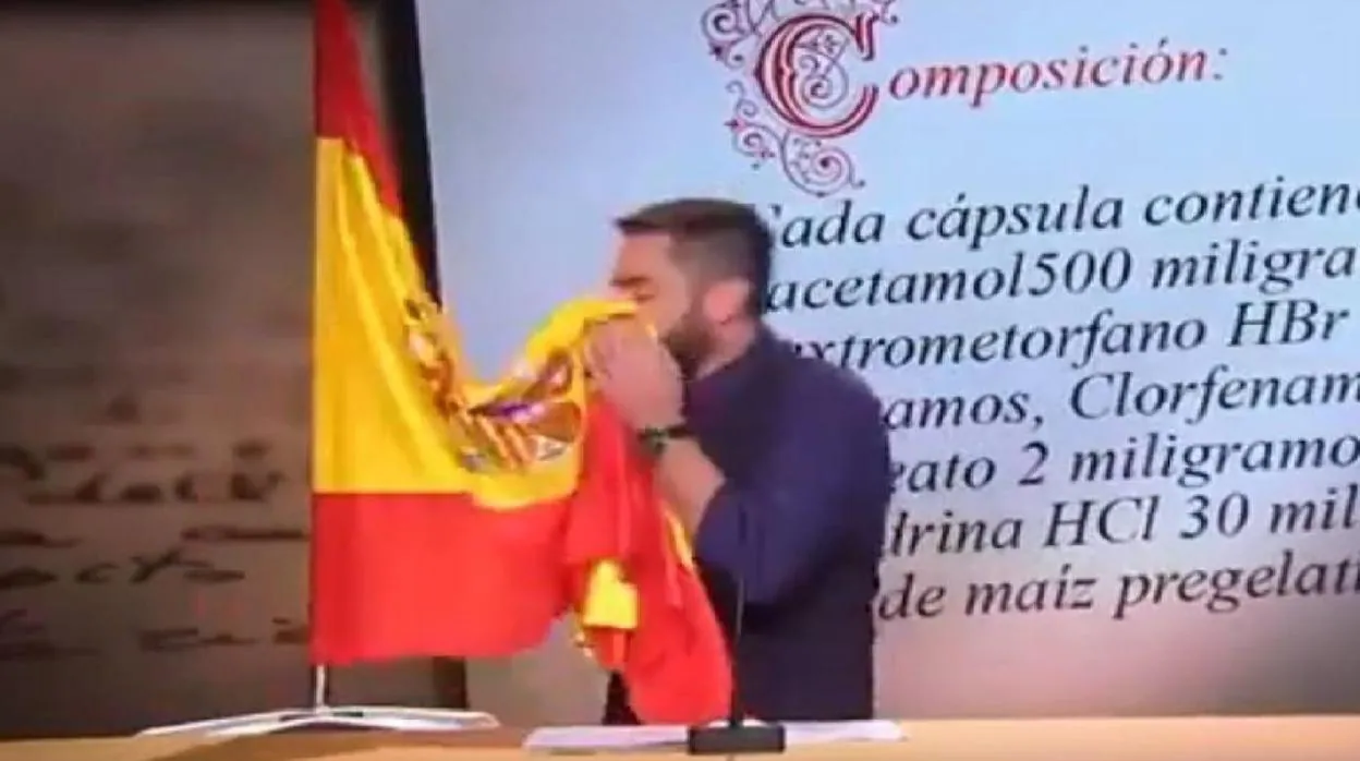 Imagen de Dani Mateo tomada en el programa en el que sonó con la bandera de España