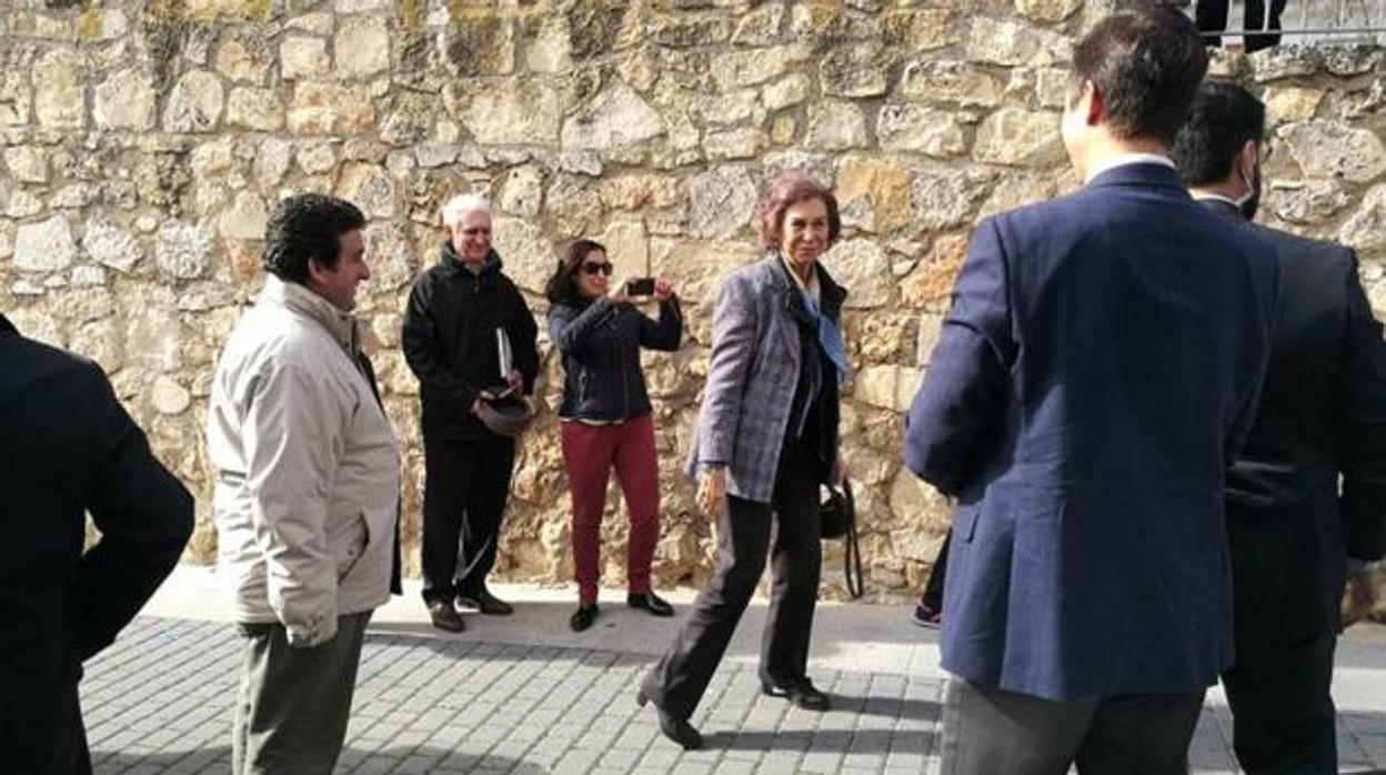 La reina Sofñia, durante una de sus últimas visitas a Cuenca