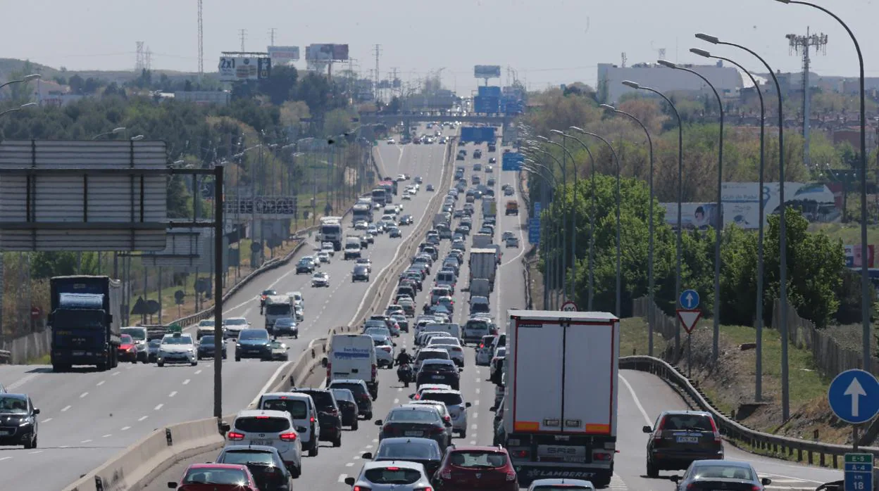 Tráfico en la A4, en Madrid, durante una Operación Salida