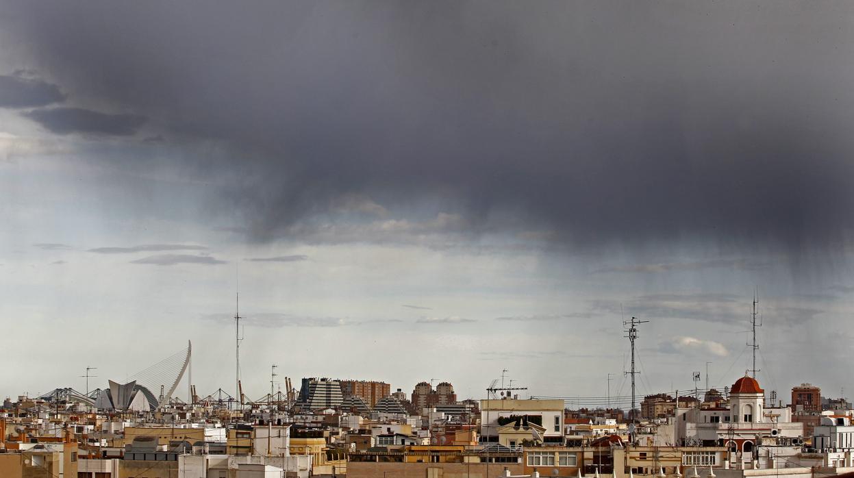 Imagen de cielo sobre Valencia