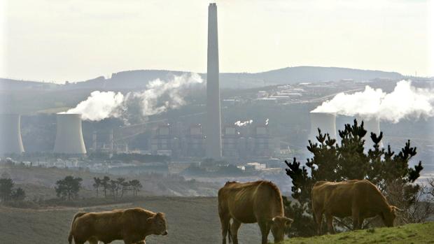 El Gobierno pone fecha al cierre de las térmicas en otro golpe a la industria