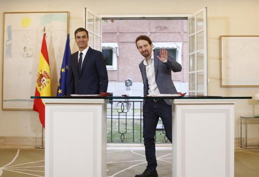 Imagen de Pedro Sánchez y Pablo Iglesias tomada en el palacio de La Moncloa