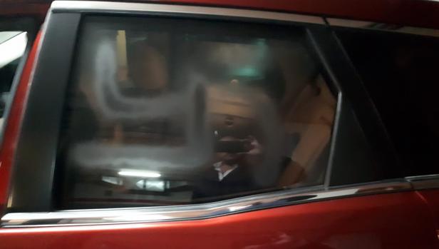 Atacan el vehículo del presidente del PP catalán, Alejandro Fernández