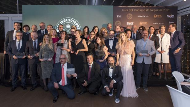 Foto de grupo de los premiados