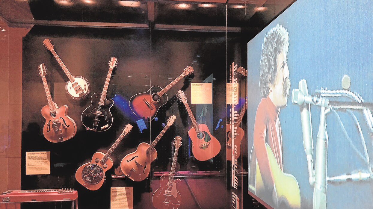 Guitarras expuestas de Pi de la Serra en el Museo de la Música