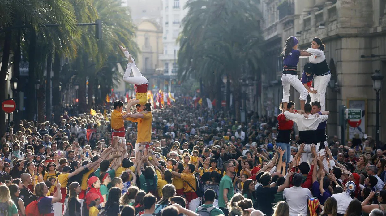 Manifestación convocada en Valencia por Acció Cultural para reivindicar la cultura y la lengua