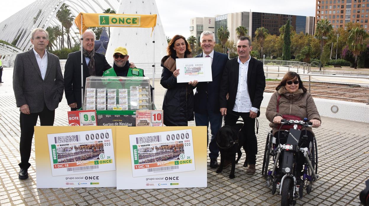 Presentación de los cupones de la Once con la salida del maratón de Valencia Trinidad Alfonso EDP