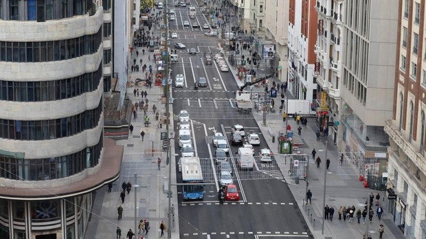 Dos carriles, 143 bancos, 89 perales chinos y 228 farolas led: así es la nueva Gran Vía