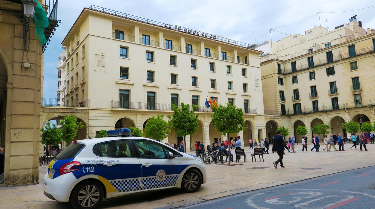 Imagen de la Audiencia de Alicante, que albergará el juicio a partir de este lunes