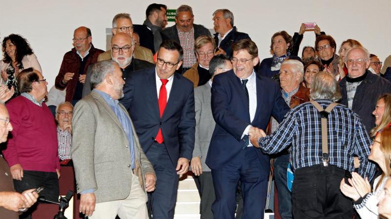 El presidente de la Generalitat en las instalaciones de la planta desalinizadora de Torrevieja, este lunes.