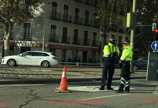 Agentes controlan la entrada a Madrid Central en Atocha