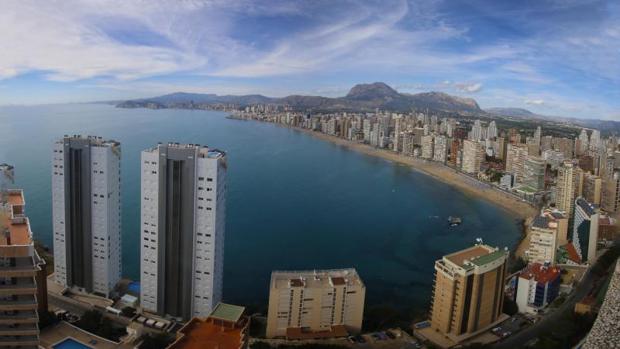 La demolición de los dos rascacielos ilegales de Benidorm costará 180 millones