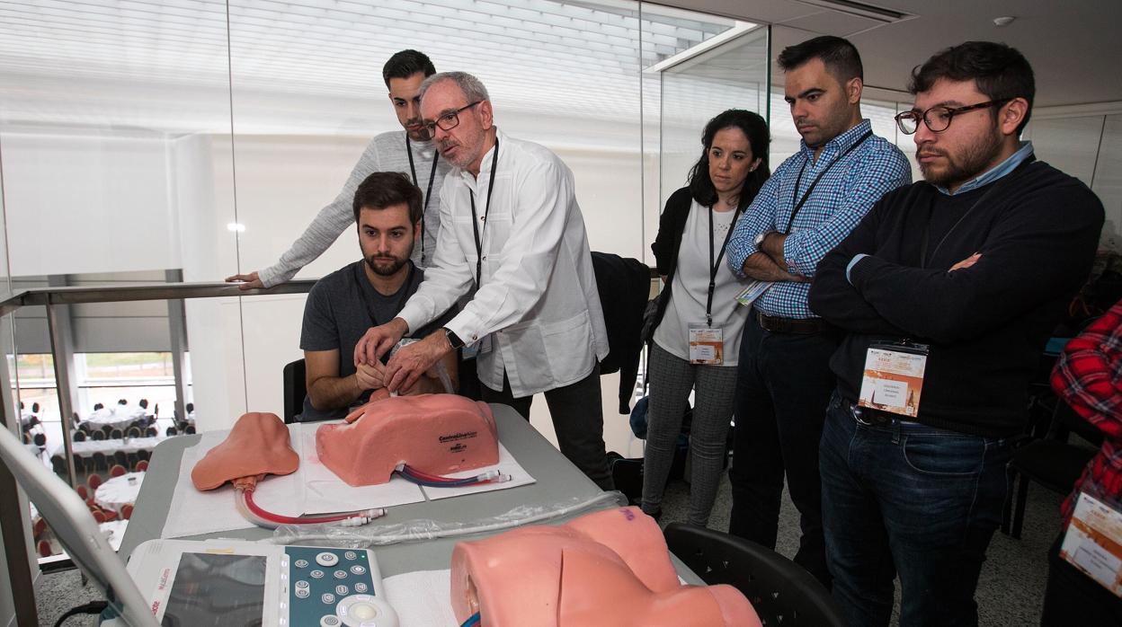 Las pruebas médicas simuladas durante el Congreso Nacional de Medicina Interna en Burgos