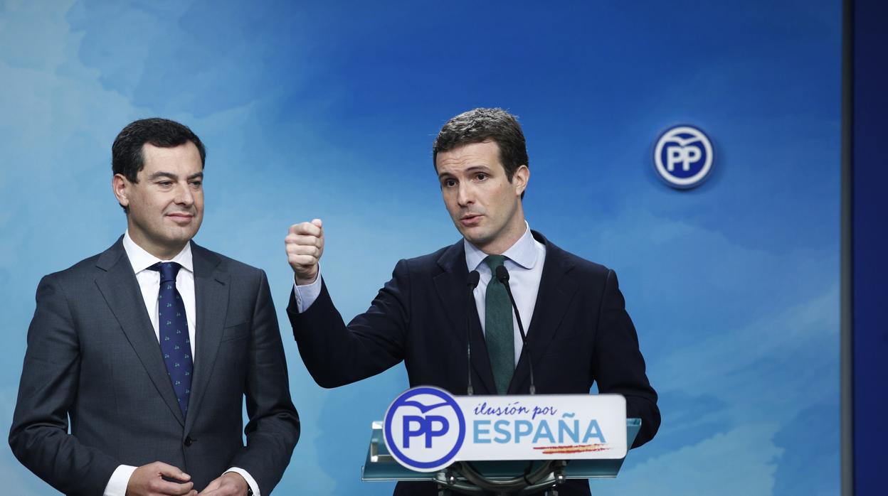 Juanma Moreno y Pablo Casado, juntos en la sede del PP en Génova