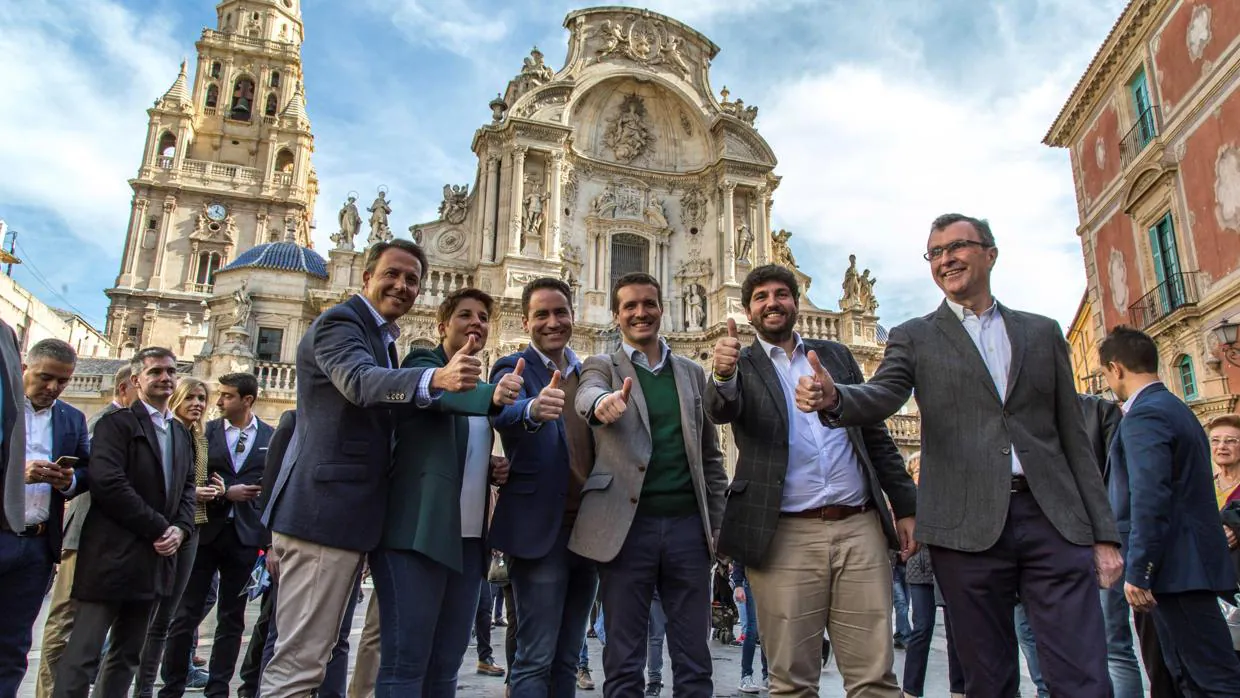 Pablo Casado con los candidatos en las elecciones de 2019 a la presidencia autonómica murciana
