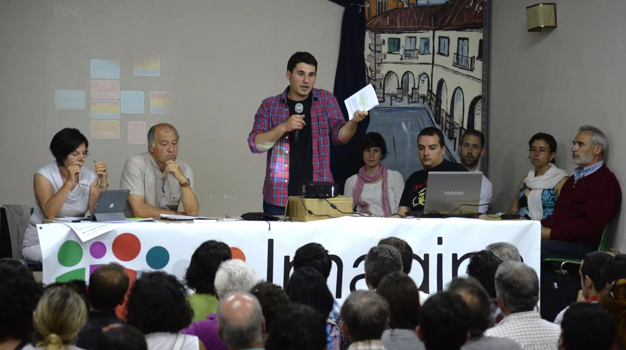 Raúl Salinero, en una asamblea de Imagina Burgos