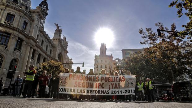 Una marcha de chalecos amarillos exige en Valencia «pensiones justas» presentes y futuras