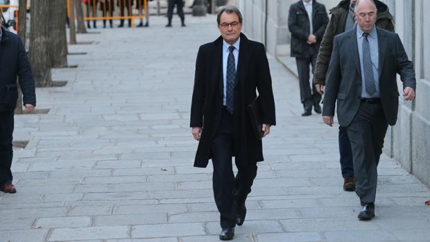 El Supremo rebaja de dos años a uno la inhabilitación de Artur Mas por la consulta ilegal del 9-N