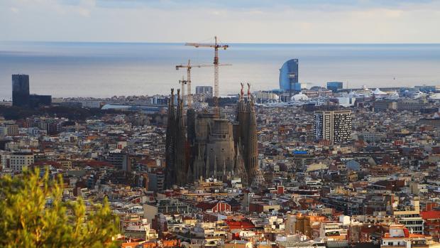 Cataluña lleva 18 años perdiendo renta per cápita y peso en la economía española